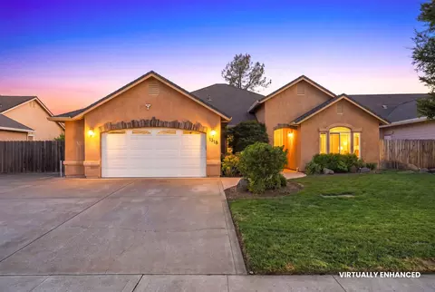 Exterior - 1318 Bonhurst Dr, Redding, CA 96003 photo 4 of 11