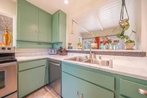 Kitchen - 3415 Sunset Dr, Redding, CA 96001 photo 4 of 4