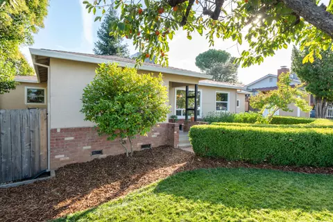 Exterior - 3415 Sunset Dr, Redding, CA 96001 photo 2 of 8