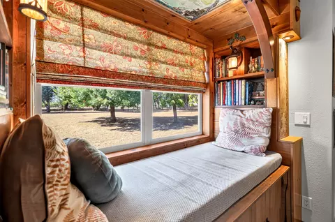 Bedroom - 21019 Old Alturas Rd, Redding, CA 96003 photo 1 of 7