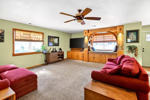 Living - 21019 Old Alturas Rd, Redding, CA 96003 photo 3 of 7