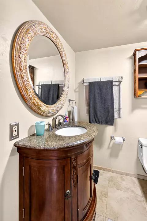 Bath - 21019 Old Alturas Rd, Redding, CA 96003 photo 8 of 10