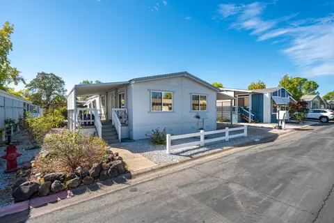 4587 Underwood Dr, Redding, CA 96003 photo 2