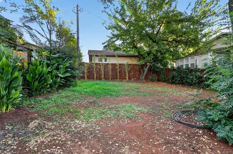 Exterior - 12591261 Magnolia Ave, Redding, CA 96001 photo 11 of 16