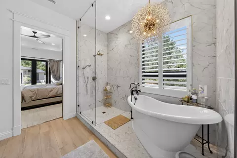 Bath - 19324 Natalie Way, Redding, CA 96003 photo 3 of 6