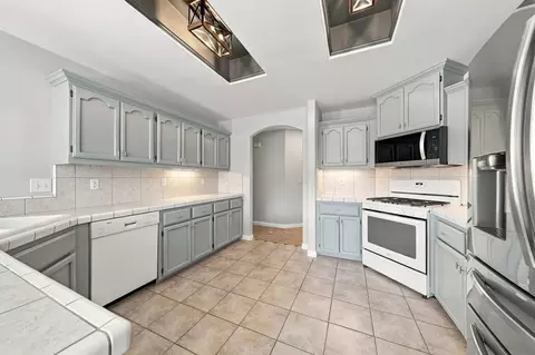 Kitchen - 19459 Posey, Redding, CA 96003 photo 4 of 10