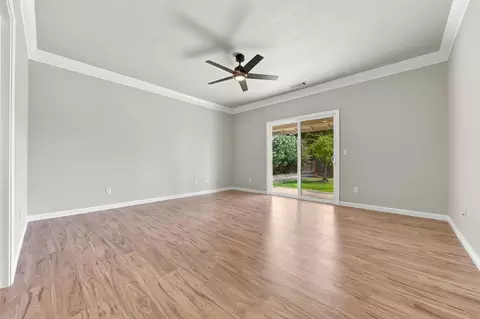 Living - 19459 Posey, Redding, CA 96003 photo 5 of 6