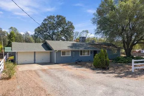 Exterior - 1919 Lake Blvd, Redding, CA 96003 photo 8 of 11
