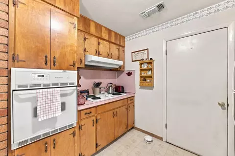 Kitchen - 1919 Lake Blvd, Redding, CA 96003 photo 2 of 3