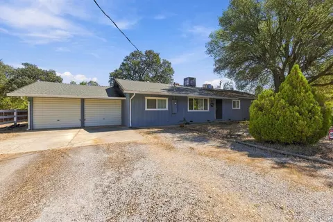 Exterior - 1919 Lake Blvd, Redding, CA 96003 photo 7 of 11