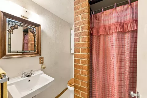 Bath - 1919 Lake Blvd, Redding, CA 96003 photo 2 of 2