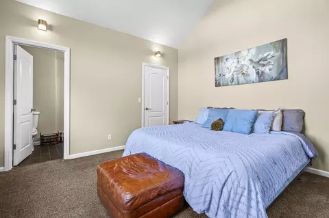 Bedroom - 724 Oakhurst Trl, Redding, CA 96003 photo 6 of 6
