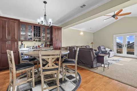 Dining - 724 Oakhurst Trl, Redding, CA 96003 photo 1 of 2