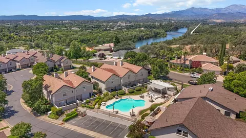 View/Area - 724 Oakhurst Trl, Redding, CA 96003 photo 3 of 4