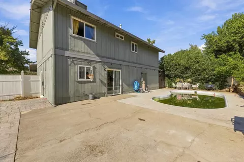 Exterior - 2205 Jessica Way, Redding, CA 96002 photo 7 of 12