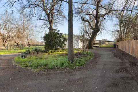 Exterior - 19233 W Niles Ln, Redding, CA 96002 photo 7 of 7