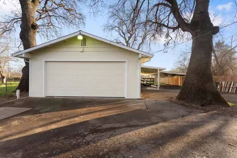 Exterior - 19233 W Niles Ln, Redding, CA 96002 photo 1 of 7