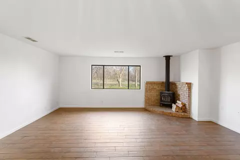 Living - 19233 W Niles Ln, Redding, CA 96002 photo 2 of 2
