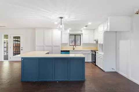 Kitchen - 19233 W Niles Ln, Redding, CA 96002 photo 2 of 4