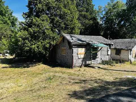 106 N West St, Yreka, CA 96097 photo 6
