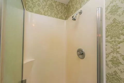 Bath - 100 Carr Pl, Lewiston, CA 96052 photo 3 of 3