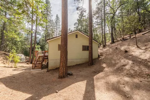 Exterior - 100 Carr Pl, Lewiston, CA 96052 photo 16 of 32