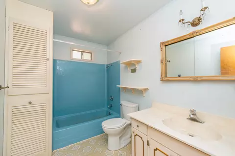 Bath - 100 Carr Pl, Lewiston, CA 96052 photo 1 of 3