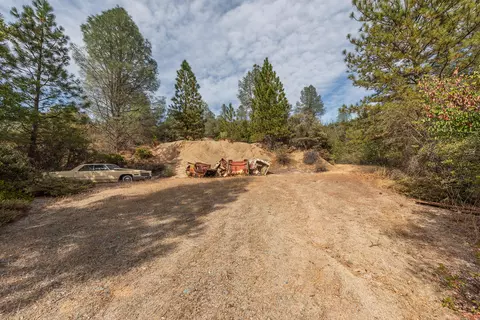 Exterior - 100 Carr Pl, Lewiston, CA 96052 photo 24 of 32