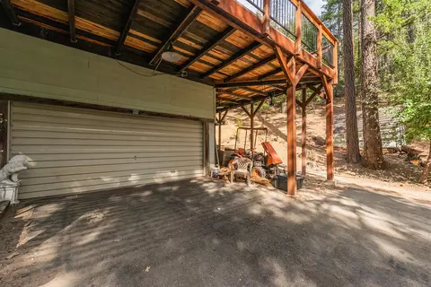 Exterior - 100 Carr Pl, Lewiston, CA 96052 photo 3 of 32