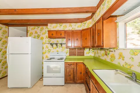 Kitchen - 100 Carr Pl, Lewiston, CA 96052 photo 5 of 5