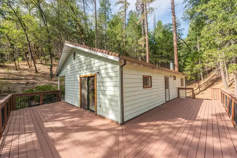 Exterior - 100 Carr Pl, Lewiston, CA 96052 photo 7 of 32