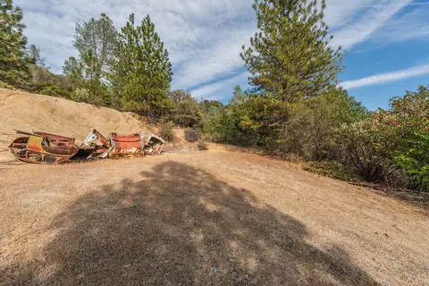 Exterior - 100 Carr Pl, Lewiston, CA 96052 photo 25 of 32