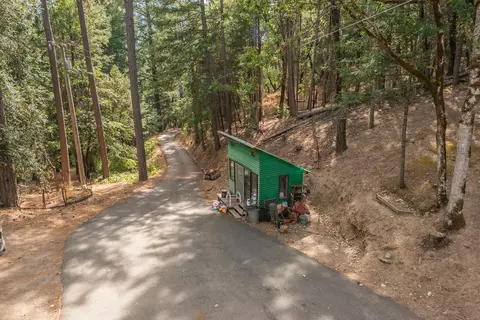 Exterior - 100 Carr Pl, Lewiston, CA 96052 photo 11 of 32
