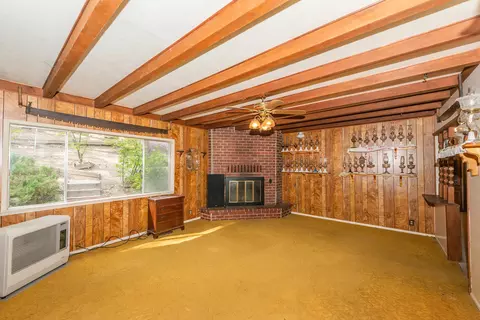Living - 100 Carr Pl, Lewiston, CA 96052 photo 2 of 7