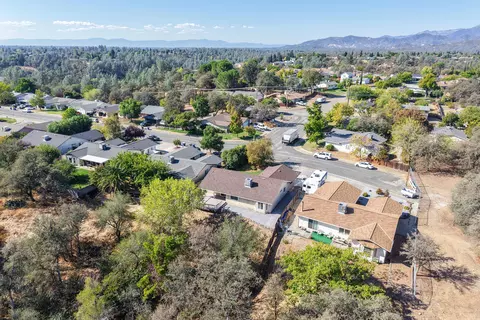 View/Area - 3697 Wolverine Dr, Redding, CA 96001 photo 2 of 3
