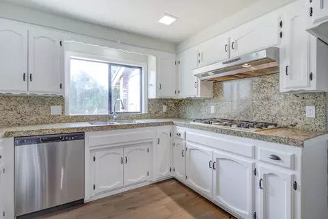 Kitchen - 8947 Olney Park Dr, Redding, CA 96001 photo 2 of 3