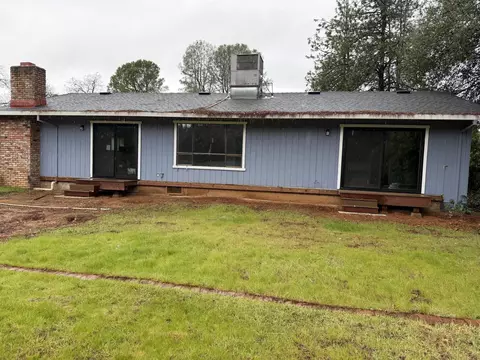 Exterior - 8947 Olney Park Dr, Redding, CA 96001 photo 5 of 7