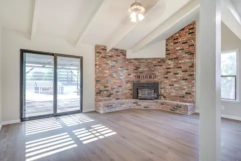 Living - 8947 Olney Park Dr, Redding, CA 96001 photo 2 of 4