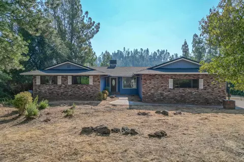 8947 Olney Park Dr, Redding, CA 96001