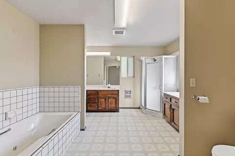 Bath - 2068 Solar Way, Redding, CA 96002 photo 1 of 4
