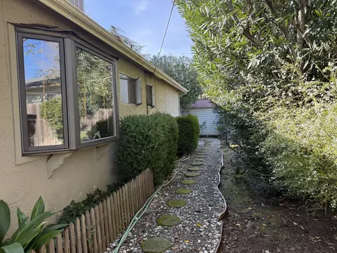 Exterior - 918 Parsons Dr, Redding, CA 96002 photo 5 of 15