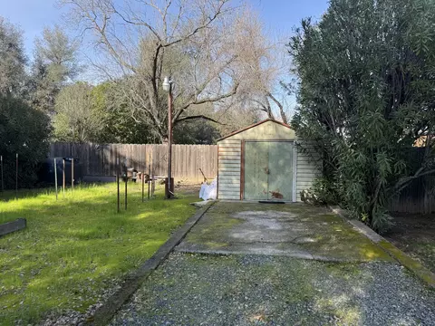 Exterior - 918 Parsons Dr, Redding, CA 96002 photo 11 of 15