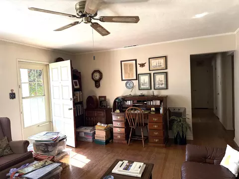 Entry Way - 918 Parsons Dr, Redding, CA 96002 photo 1 of 1