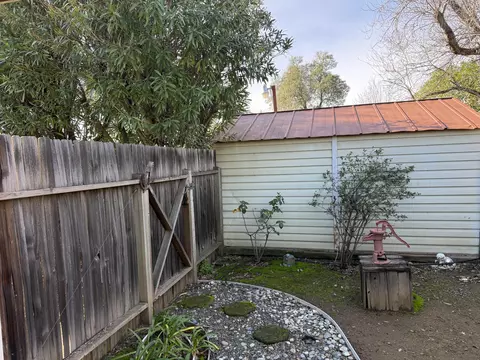 Exterior - 918 Parsons Dr, Redding, CA 96002 photo 6 of 15