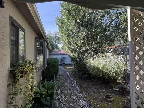 Exterior - 918 Parsons Dr, Redding, CA 96002 photo 4 of 15