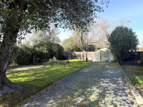 Exterior - 918 Parsons Dr, Redding, CA 96002 photo 12 of 15