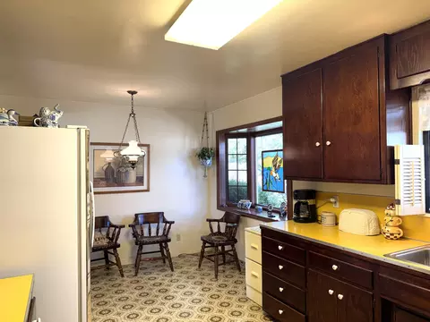 Kitchen - 918 Parsons Dr, Redding, CA 96002 photo 4 of 4