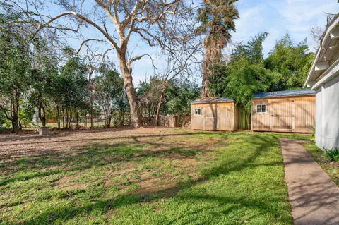 Exterior - 2284 Paris Ave, Redding, CA 96001 photo 7 of 10