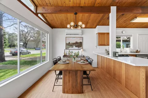 Dining - 2284 Paris Ave, Redding, CA 96001 photo 1 of 3