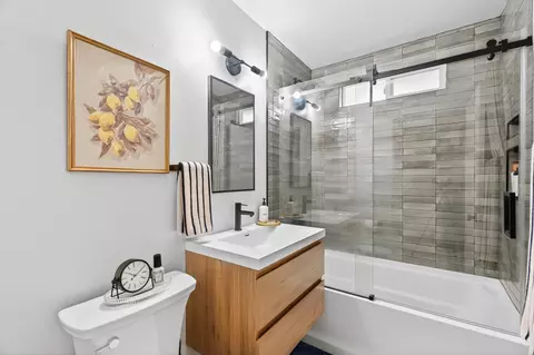 Bath - 2284 Paris Ave, Redding, CA 96001 photo 1 of 2